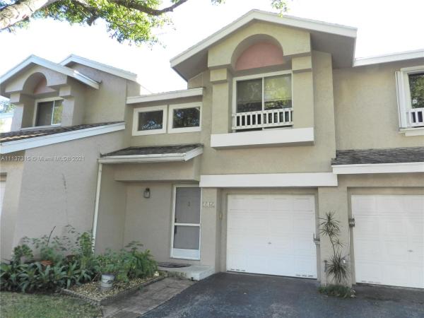 Discovery Pointe, 2262 W Discovery Cir W, Deerfield Beach, Florida 33442, image 2