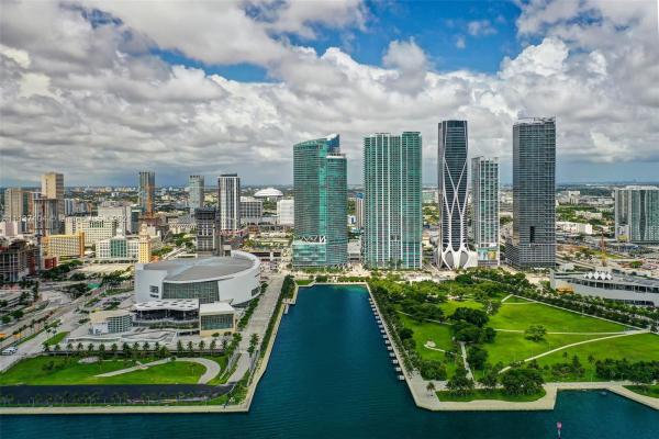 MarinaBlue, 888 Biscayne Blvd #2807, Miami, Florida 33132, image 2