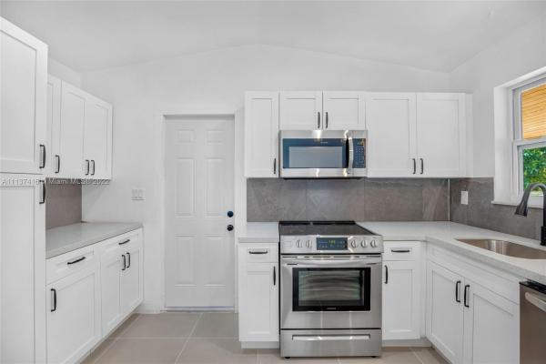 Heritage Estates, 6601 Arthur St, Hollywood, Florida 33024, image 2