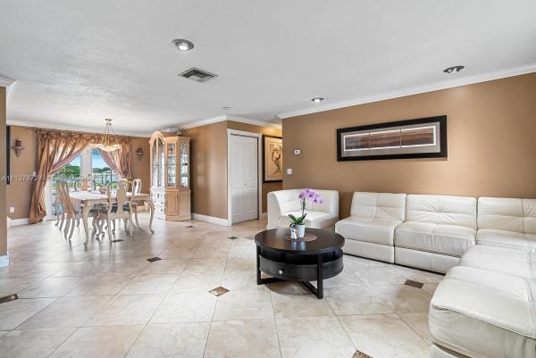 Winston Park, 8605 SW 133rd Pl, Kendale Lakes, Florida 33183, image 2