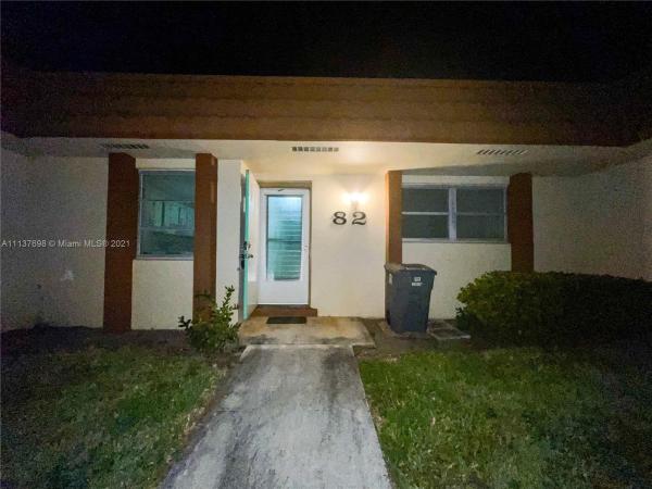 Fernley 3 At Cresthaven Townhomes, 5780 W Fernley Dr W #82, West Palm Beach, Florida 33415, image 2