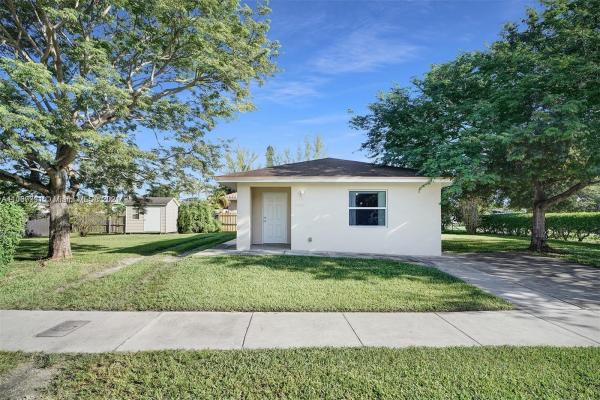 Tropical Estates, 10101 SW 45th St, Olympia Heights, Florida 33165, image 2