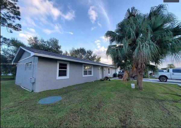 1945 SE Carvalho St, Florida 34983, image 2