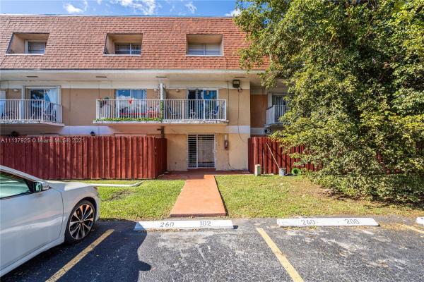 Laguna Club East, 260 NW 107th Ave #102, Fountainebleau, Florida 33172, image 2