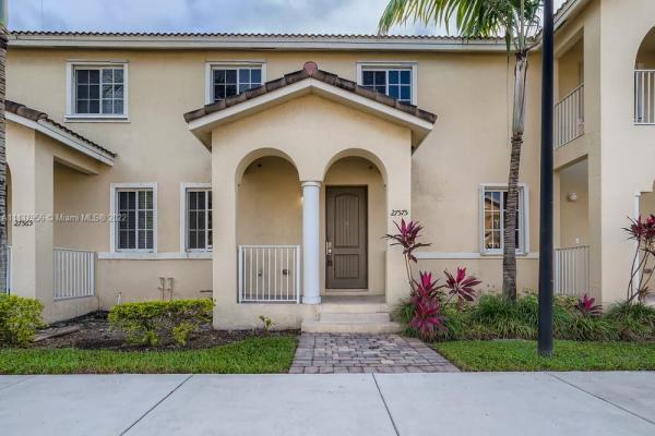 Mandarin Lakes, 27575 SW 142nd #27575, Naranja, Florida 33032, image 2