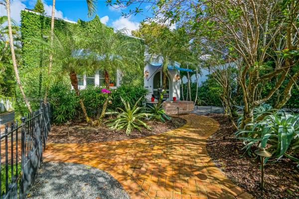 Granada, 521 Minorca Ave, Coral Gables, Florida 33134, image 2