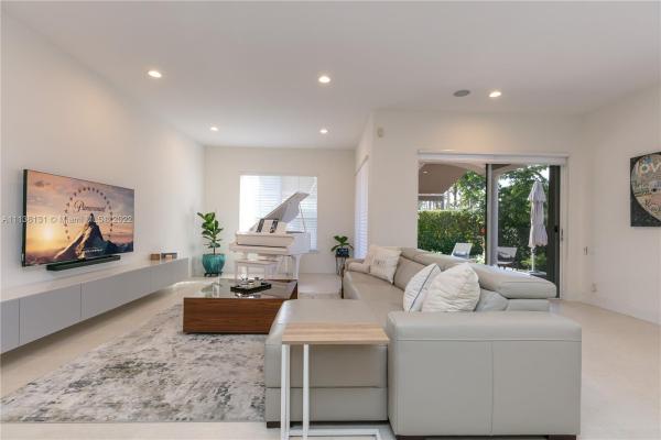 Harborview, 966 S Harbor Vw S #966, Hollywood, Florida 33019, image 2