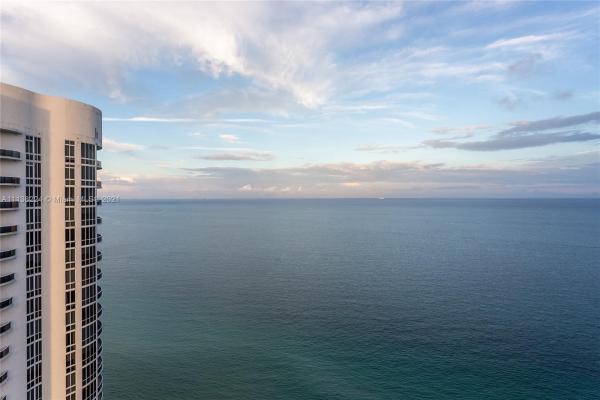 Tdr Tower 2, 15901 Collins Ave #4104, Sunny Isles Beach, Florida 33160, image 2