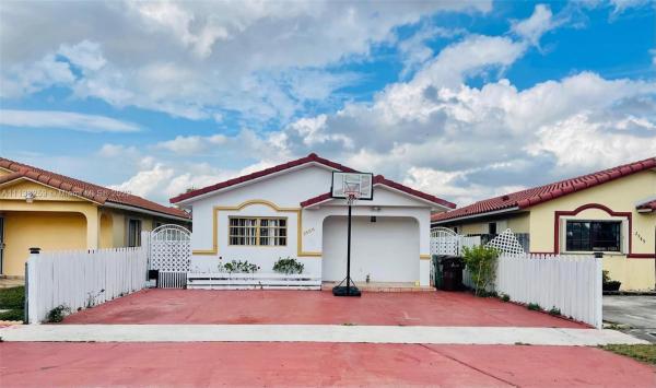 Robles Gardens, 2555 W 70th St, Hialeah, Florida 33016, image 1