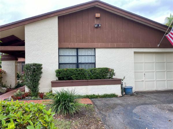 Patio Homes In The Crossings, 11725 SW 134th Ct, The Crossings, Florida 33186, image 2
