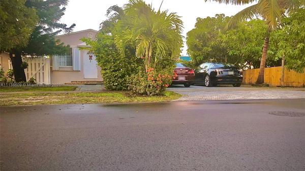 St James Park, 1935 Cleveland St, Hollywood, Florida 33020, image 2