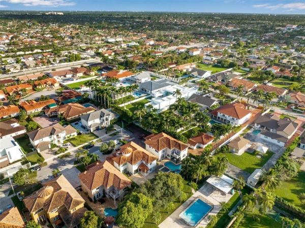 Isabella Estates, Tamiami, Florida 33175, image 2