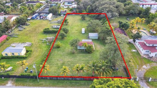 Biscayne Gardens, 88 NW 154th St, Golden Glades, Florida 33169, image 2