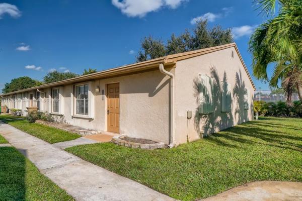 The Mews At Arrowhead, 8010 SW 20th Pl, Davie, Florida 33324, image 2