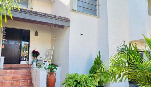 Kenland Court, 12522 SW 94th Ter, The Crossings, Florida 33186, image 2