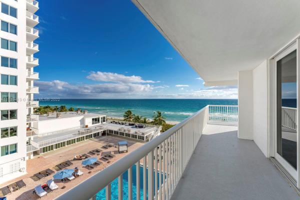 The Carriage House, 5401 Collins Ave #348, Miami Beach, Florida 33140, image 2