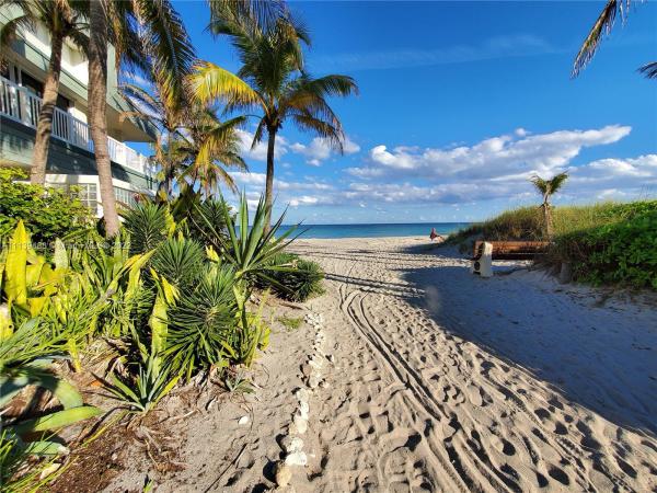 315 Franklin St #1, Hollywood, Florida 33019, image 2