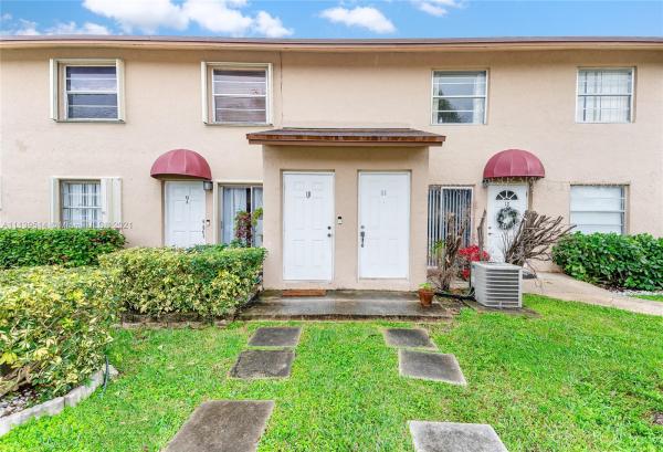 Coral Crest, 15280 SW 80th St #11, Kendall West, Florida 33193, image 2
