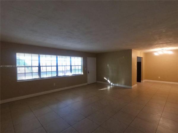 Sutton House, 11840 NE 19th Dr #23, North Miami, Florida 33181, image 1