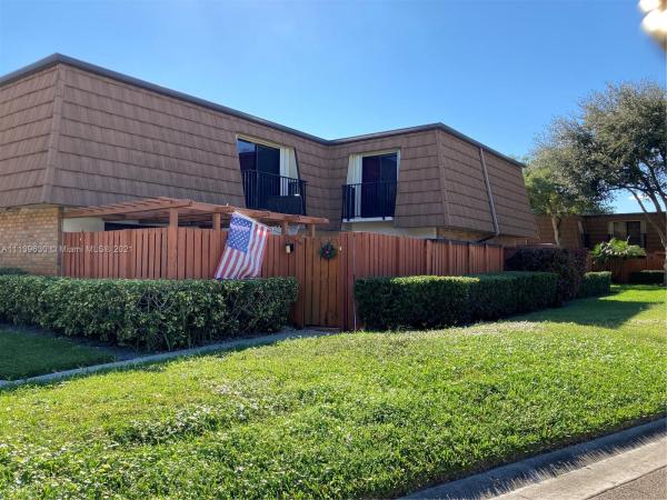 Ridgewood, 9104B SW 19th Pl, Davie, Florida 33324, image 2