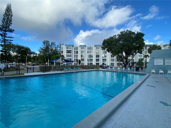 Avila North, 17570 Atlantic Blvd #215, Sunny Isles Beach, Florida 33160, image 1