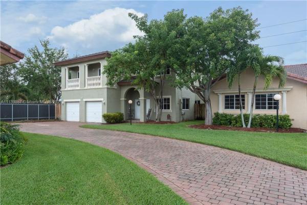 Cristys Homestead, 1200 NE 41st Pl, Homestead, Florida 33033, image 2