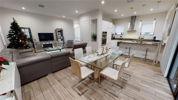 8229 NW 46th St, Doral, Florida 33166, image 2