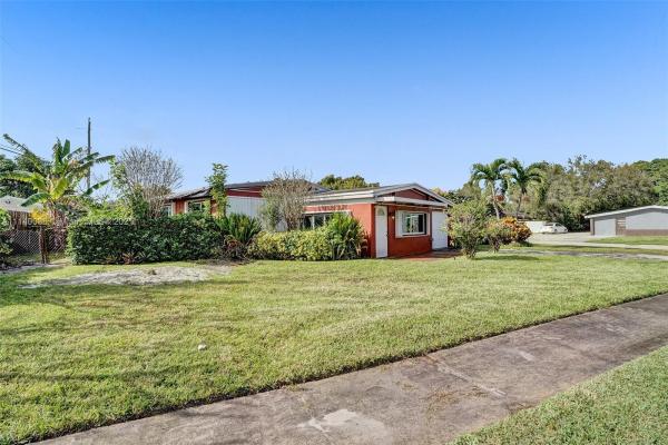 Boulevard Heights, 740 N 66th Ave, Hollywood, Florida 33024, image 2
