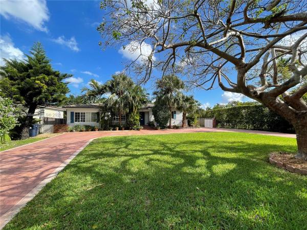 Hialeah Golf Course, 141 Pocatella St, Miami Springs, Florida 33166, image 2