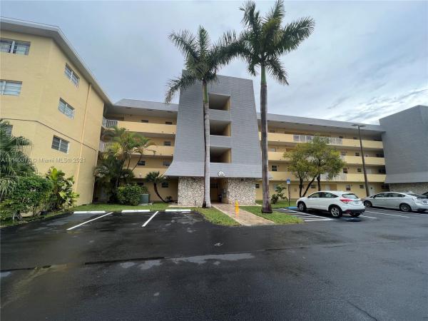 Village At Dadeland, 7410 SW 82nd St #K401, Glenvar Heights, Florida 33143, image 1