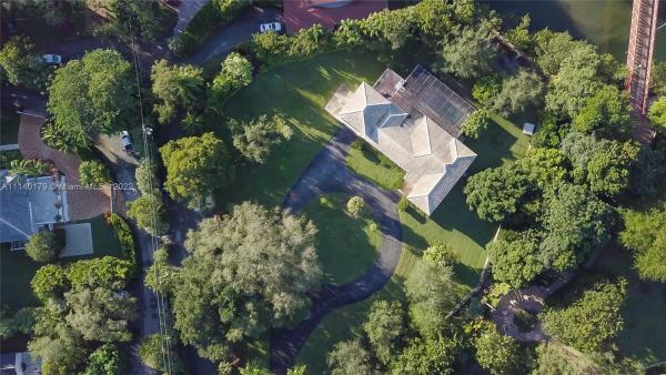 240 Edgewater Dr, Coral Gables, Florida 33133, image 2