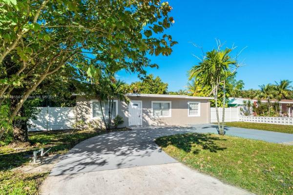 Lynnwood Homesites, 823 Helena Dr, Lake Worth, Florida 33461, image 1
