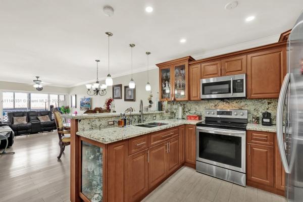 Los Arboles, 1900 W 68th St #B406, Hialeah, Florida 33014, image 2