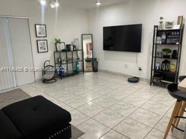 Kendall Acres, 10379 N Kendall Dr #L2, Kendall, Florida 33176, image 2
