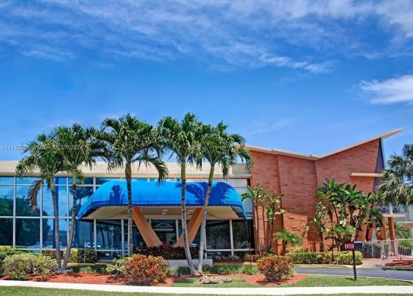 Knights Inn Hallandale, 26 Diplomat Pkwy #2308, Hallandale Beach, Florida 33009, image 1