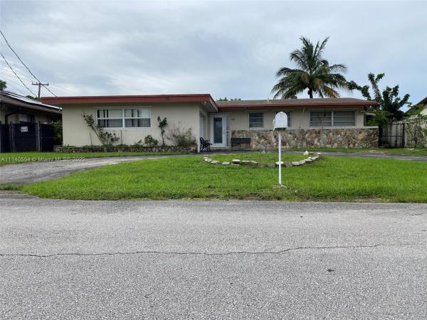 Stirling Lake, 5741 SW 57th St, Davie, Florida 33314, image 1