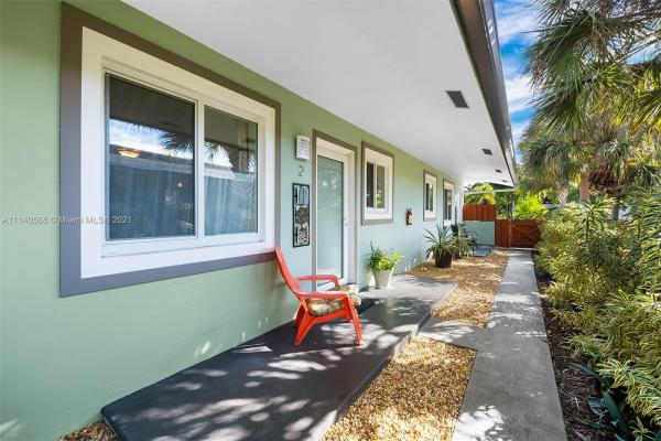 Michloe Villas, 917 NE 23rd Dr #2, Wilton Manors, Florida 33305, image 2