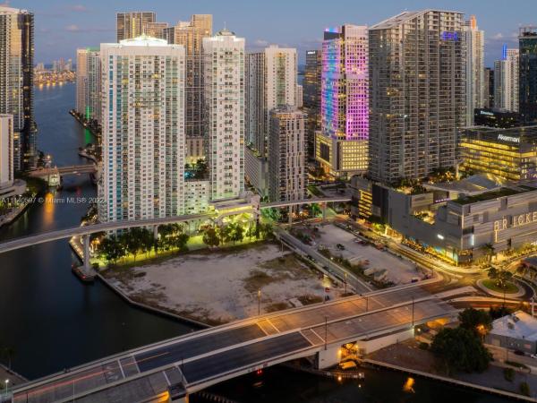Mint At Riverfront, 92 SW 3rd St #4010, Miami, Florida 33130, image 2