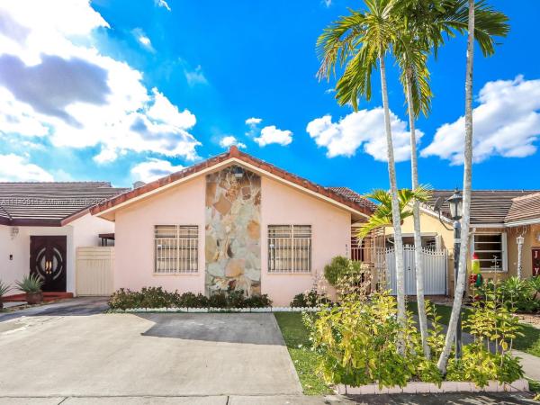 Miller Homes, 6084 SW 133rd Pl, Kendale Lakes, Florida 33183, image 2