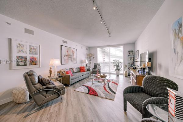 Metropolis At Dadeland, 9055 SW 73rd Ct #1109, Kendall, Florida 33156, image 2