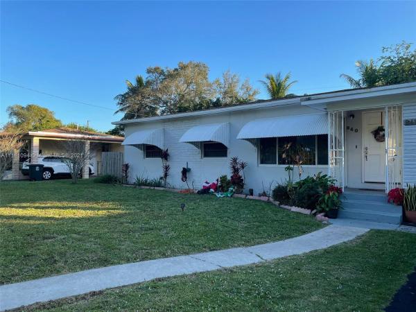 Irons Manor High Pine, 840 NE 138th St, North Miami, Florida 33161, image 2