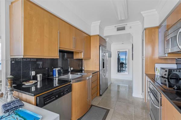 Akoya, 6365 Collins Ave #3208, Miami Beach, Florida 33141, image 2