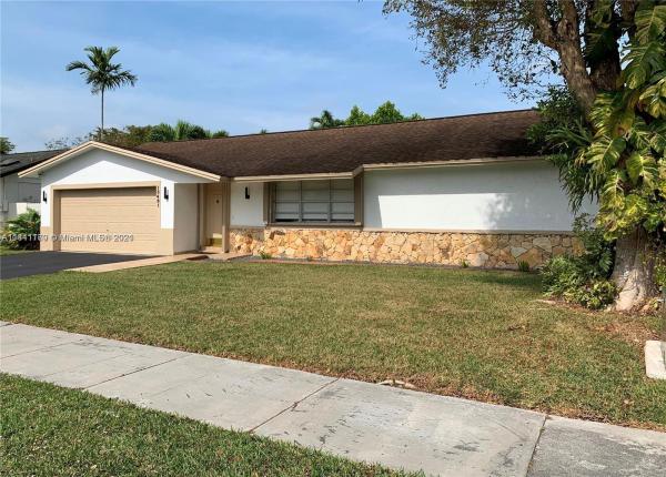 Calusa Club Estates, 13481 SW 99th Ter, The Crossings, Florida 33186, image 2