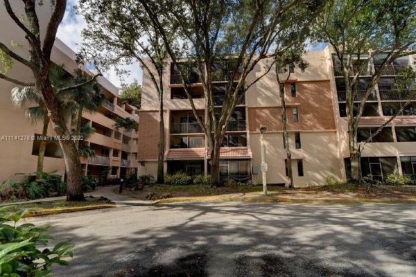 Royal Palm At Plantation, 6800 Cypress Rd #410, Plantation, Florida 33317, image 2