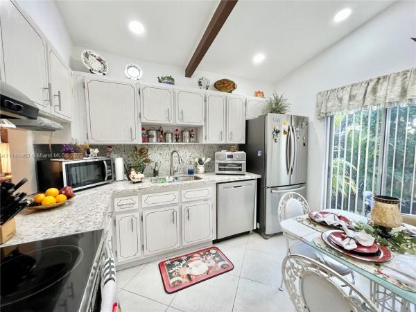 Villas At Carriage Hills, 123 Briarwood Cir #2-5, Hollywood, Florida 33024, image 2