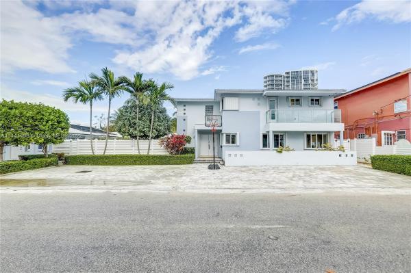 Hollywood Central Beach, 319 Desoto St, Hollywood, Florida 33019, image 2