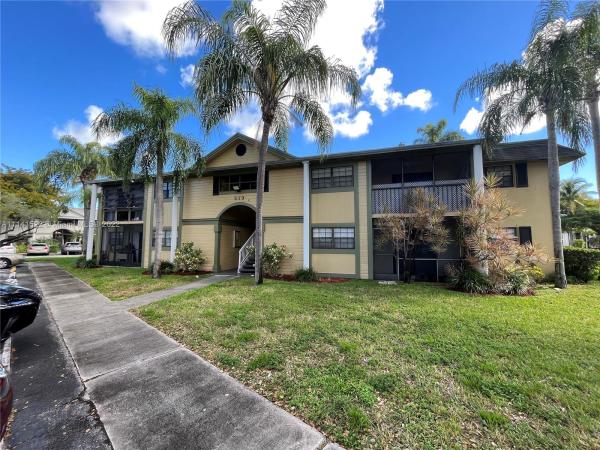 919 NE 199th St #204, Ives Estates, Florida 33179, image 2