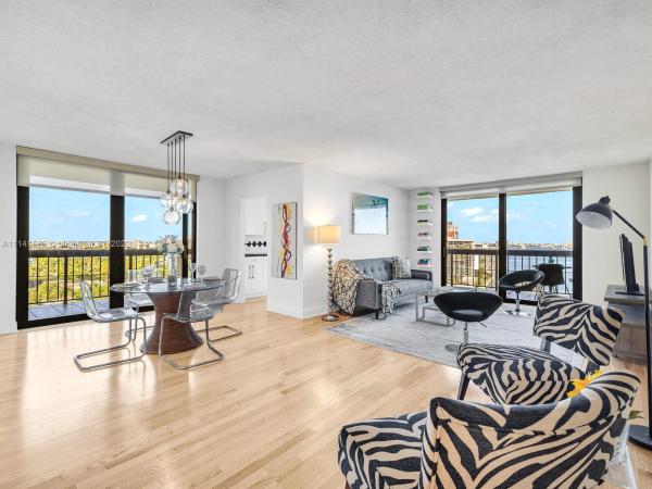 Brickell Bay Club, 2333 Brickell Ave #2205, Miami, Florida 33129, image 2