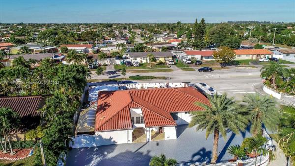 International Gardens, 1860 SW 126th Ct, Tamiami, Florida 33175, image 2