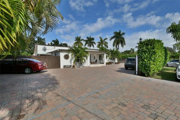 Ranchero Manors, 8701 SW 126th Ter, Kendall, Florida 33176, image 1